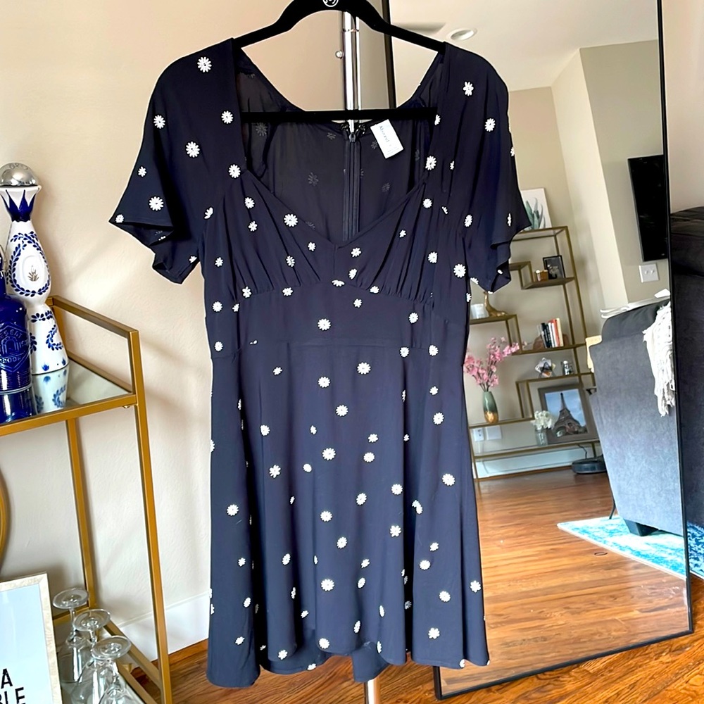 Mini daisy printed dress.
